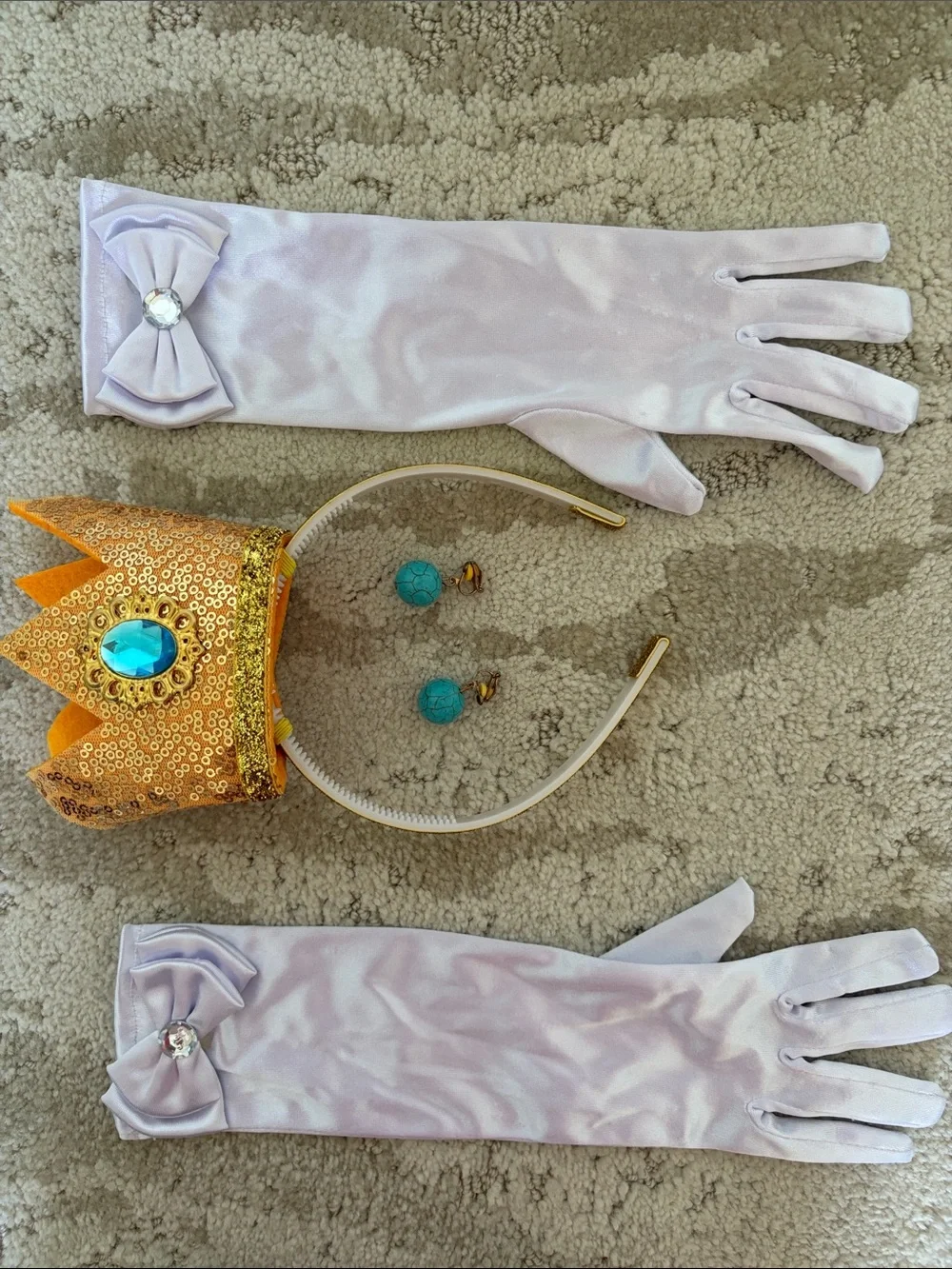Princess Peach!! Size 100 (3/4) Girls' with Crown, gloves AND earrings!